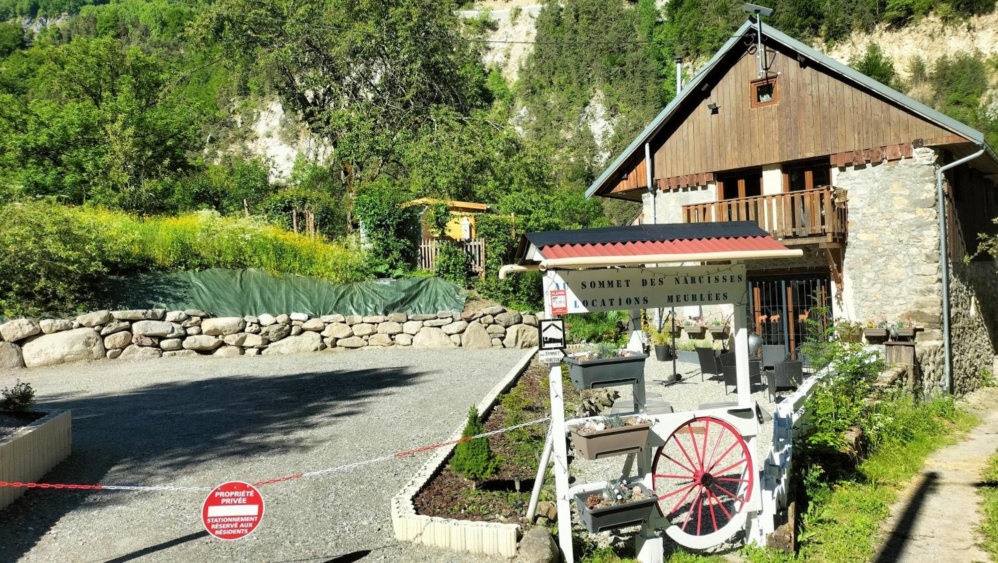 Bed and Breakfast Au Sommet Des Narcisses Albiez-Montrond Exterior foto